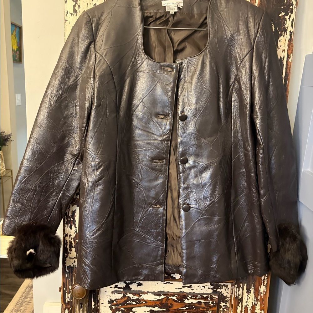Vintage Leather square neck‎ jack with removable faux Fur Size 14. Nicely lined. - Picture 4 of 12